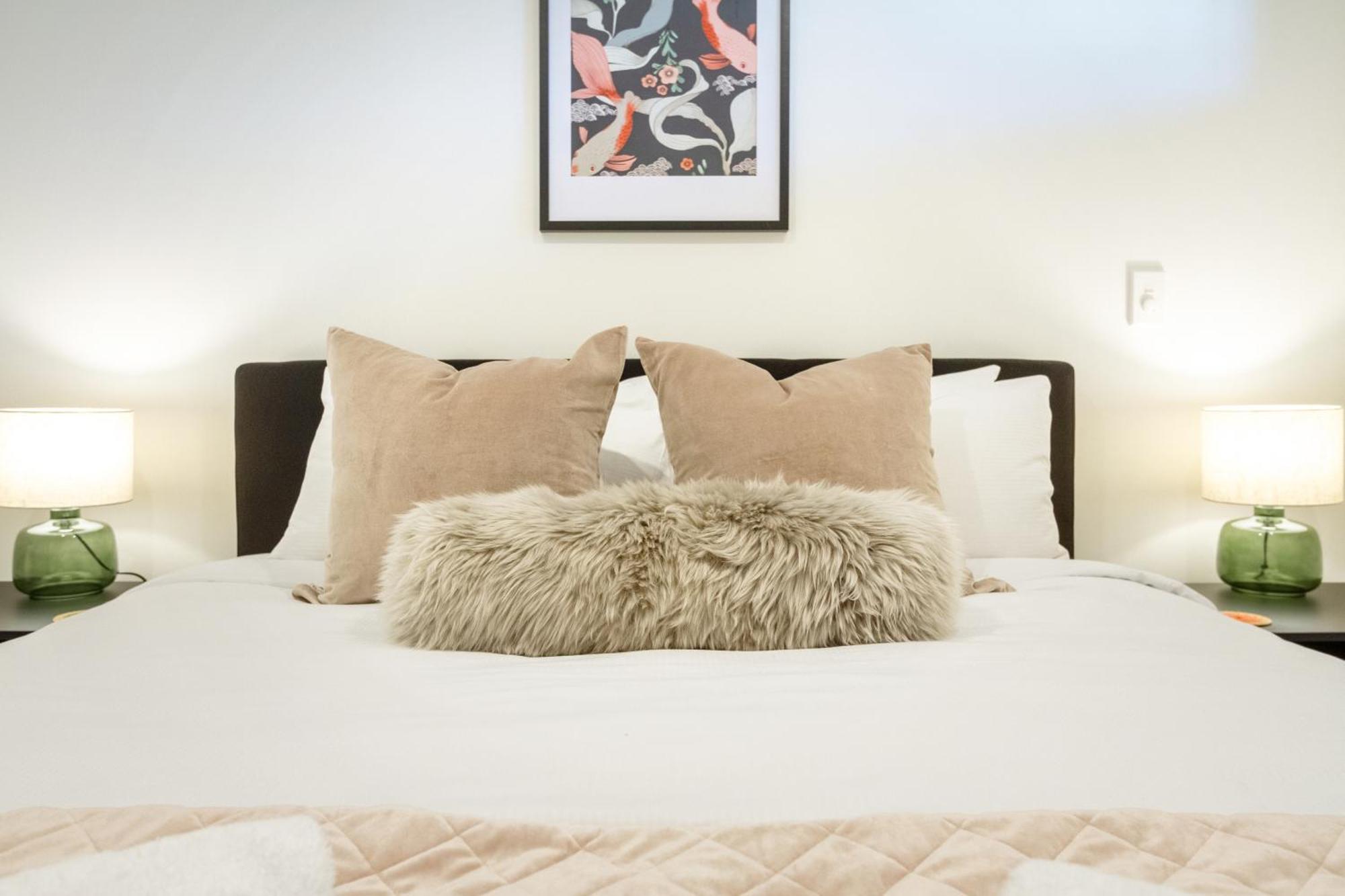 Cozy 1-Bed Apartment With Park Views, Sleeps 4 Christchurch Exterior photo